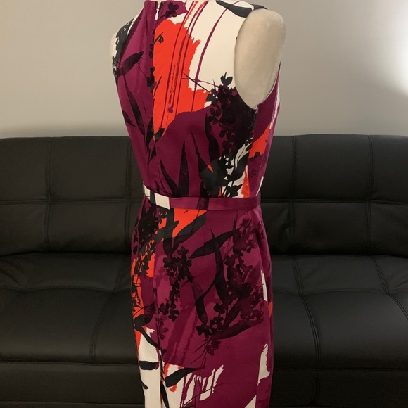 Tahari print dress fitted - Picture 3 of 5